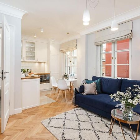 Plac Zamkowy - Apartment With City View By Noclegi Renters Varsovie Extérieur photo