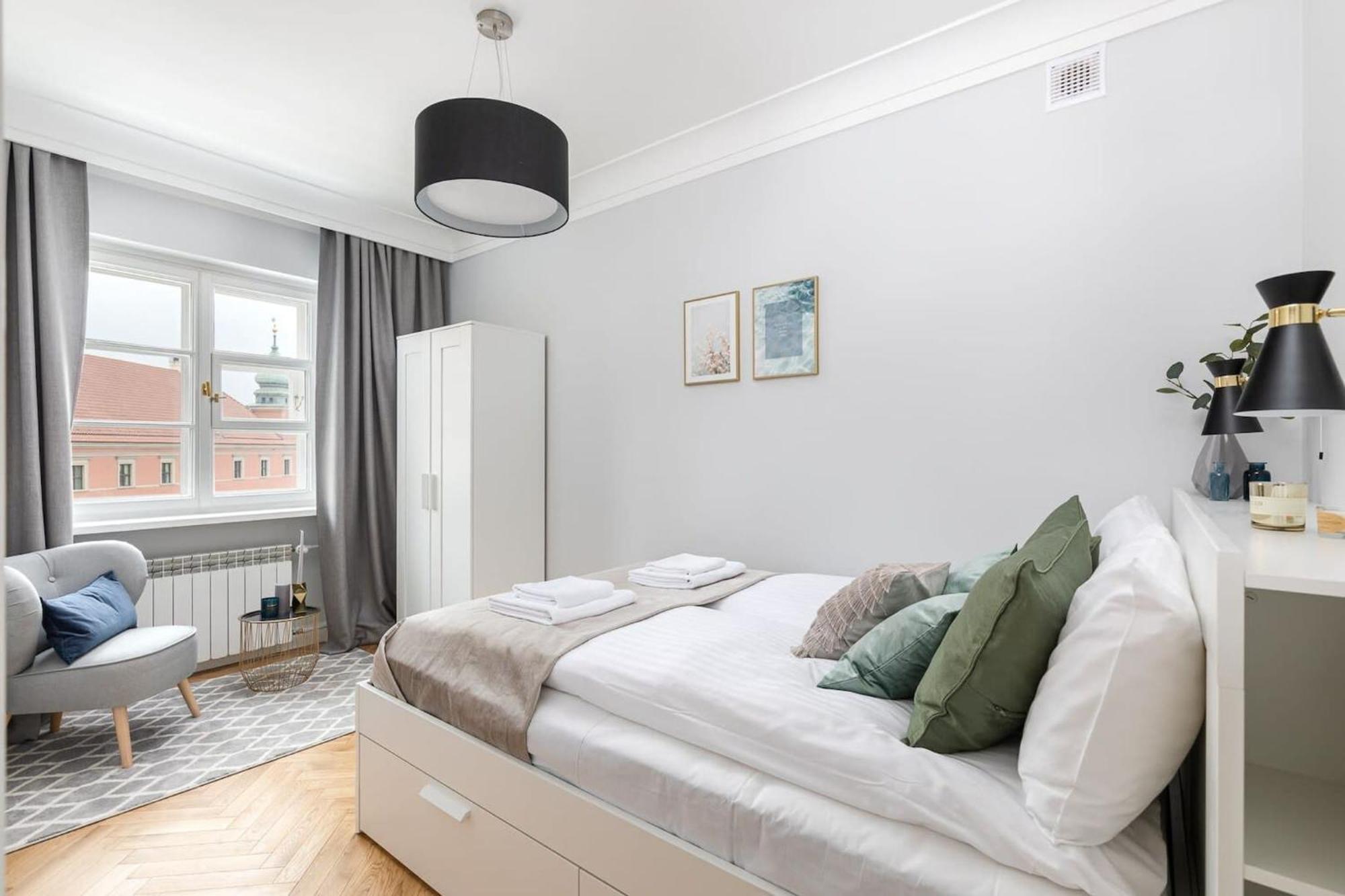 Plac Zamkowy - Apartment With City View By Noclegi Renters Varsovie Extérieur photo